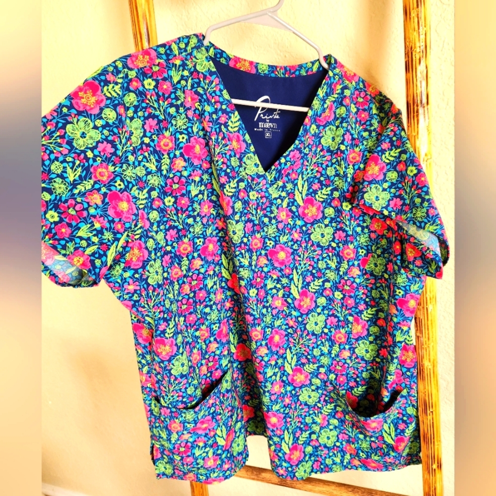 Scrub Tip Floral Prints by Maevn